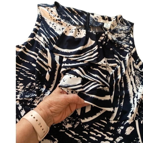 AA STUDIO AA dress, size 8, dark blue and white, sleeveless. Large ruffled top - Picture 2 of 8